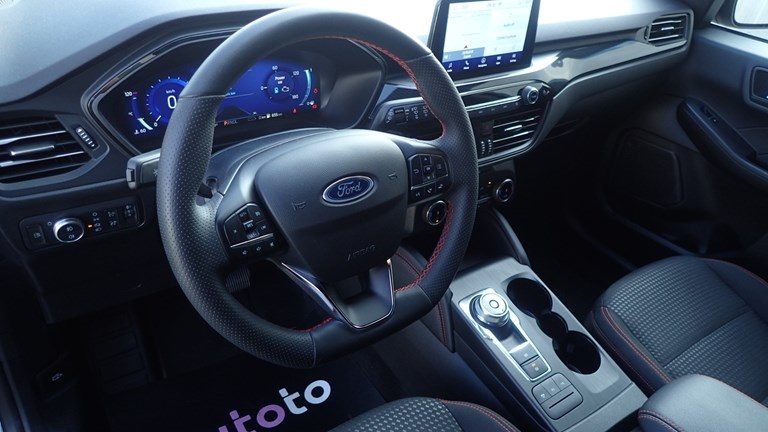 2025 Ford Kuga — fotografija 6
