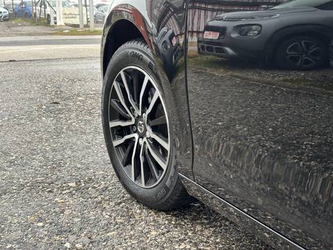 2019 Volvo V40 — sličica 9