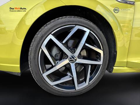 2020 Volkswagen Golf — sličica 29