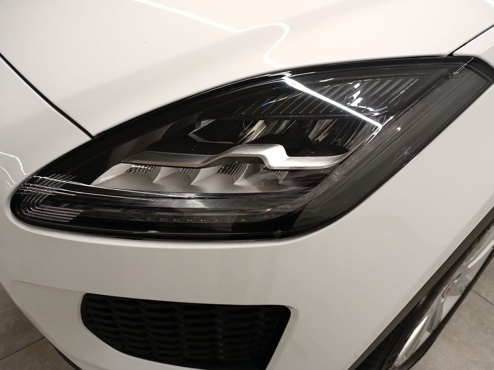 2021 Jaguar E-Pace — fotografija 9