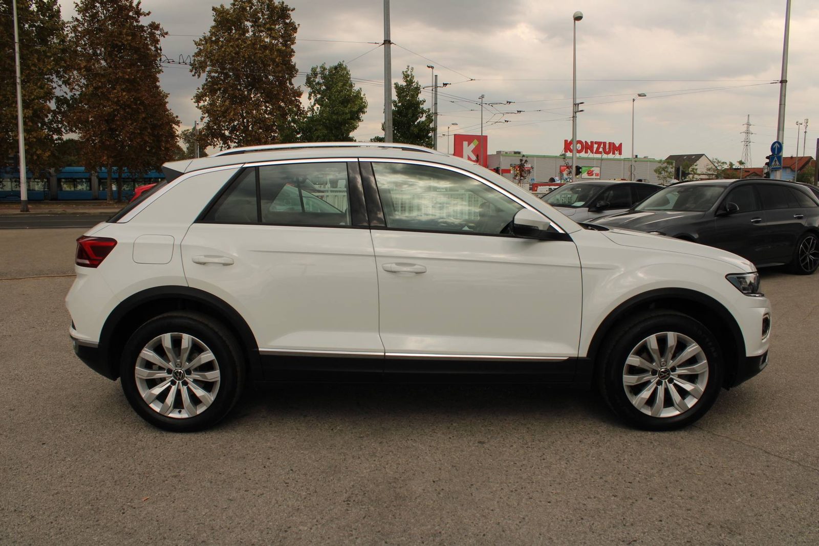 2022 Volkswagen T-Roc — fotografija 4