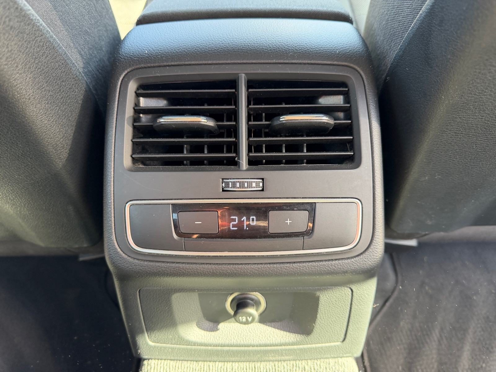2016 Audi A4 — fotografija 13
