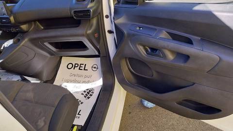 2021 Opel Combo van — sličica 13