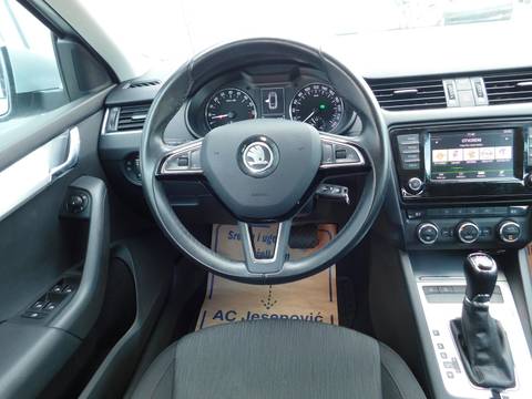 2016 Škoda Octavia Combi — sličica 10