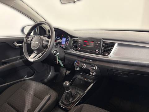 2022 Kia Rio — sličica 21