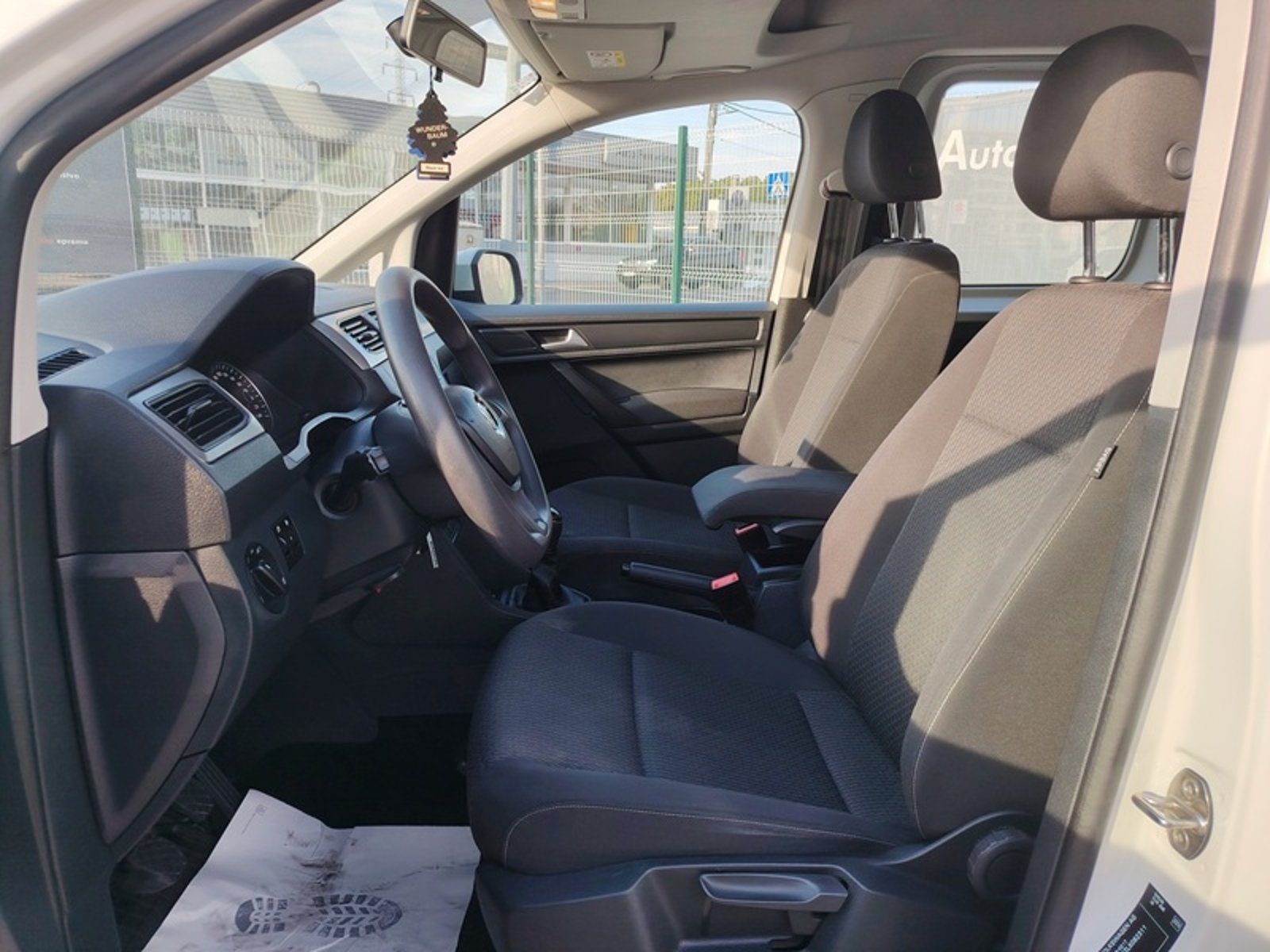 2020 Volkswagen Caddy — fotografija 9
