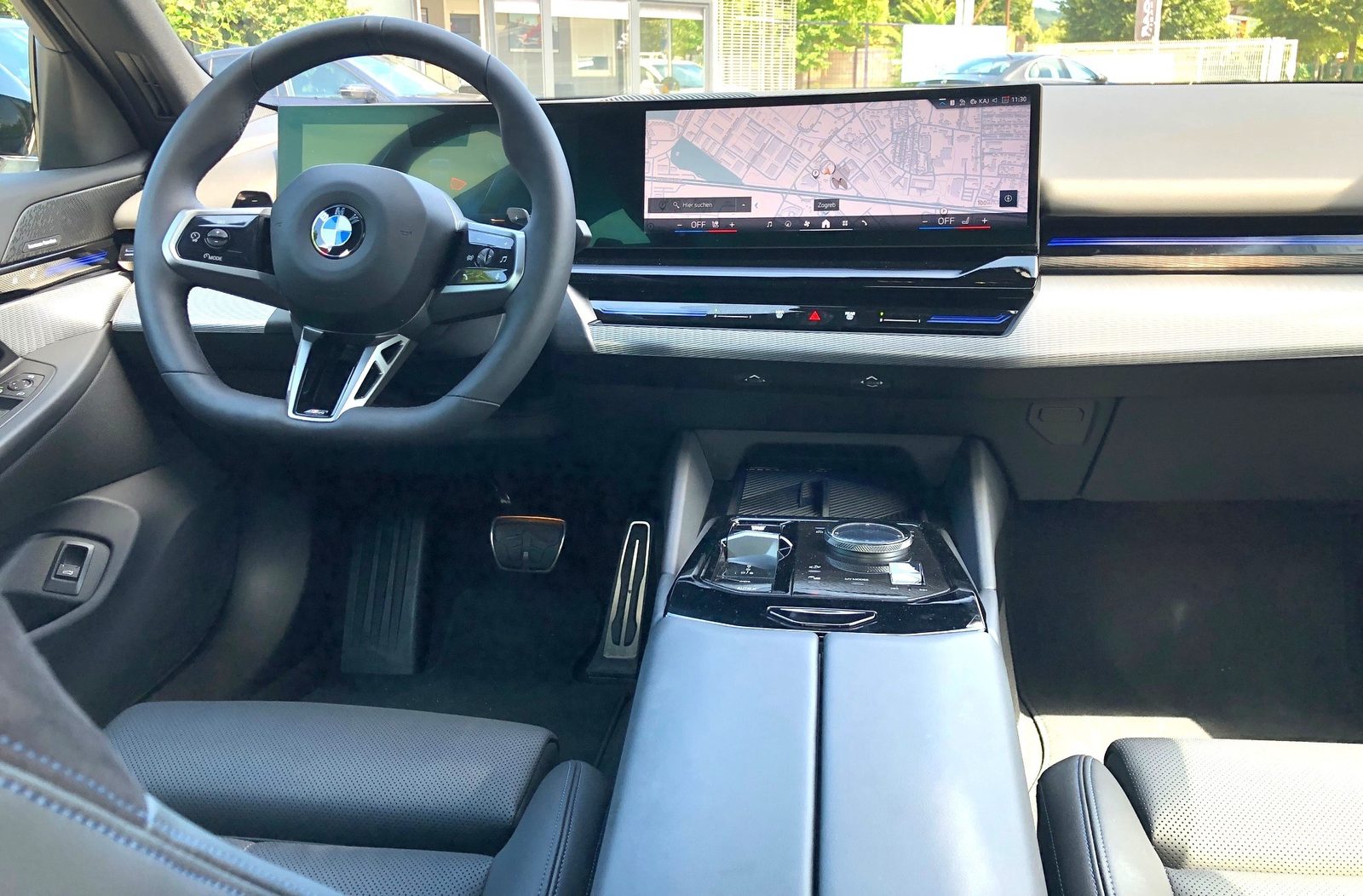 2025 BMW Serija 5 — fotografija 10