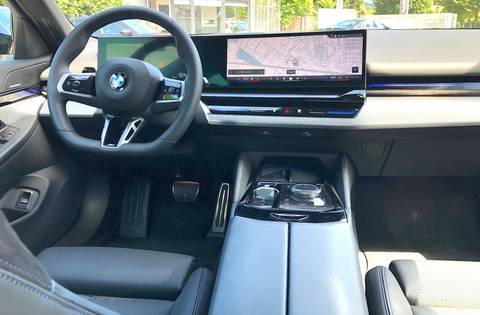 2025 BMW Serija 5 — sličica 10