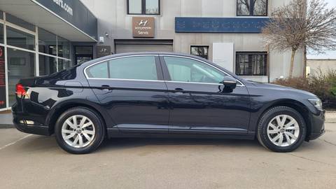 2021 Volkswagen Passat — sličica 3