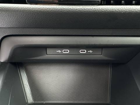 2023 Volkswagen Golf — sličica 30