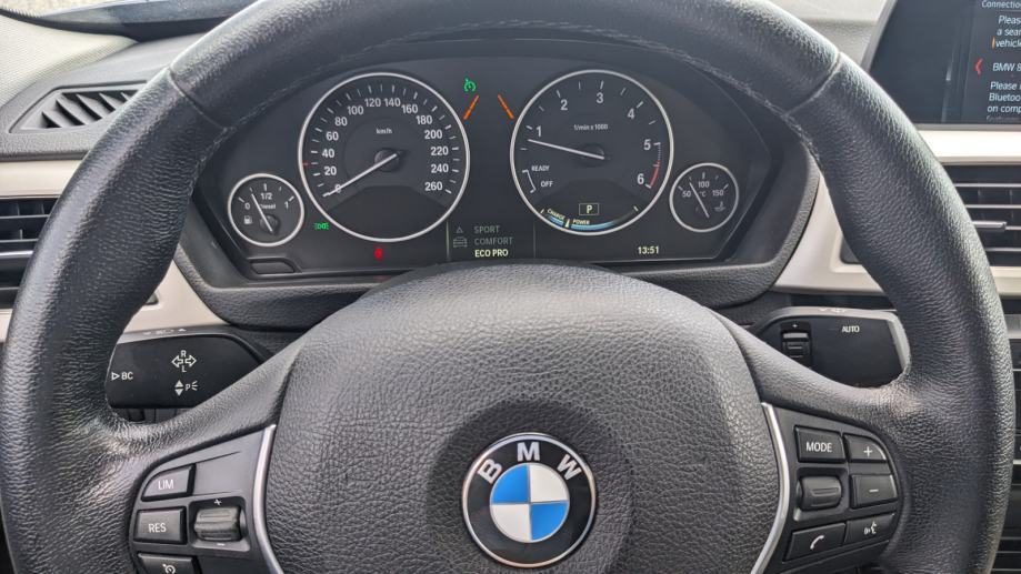 2018 BMW Serija 3 — fotografija 15