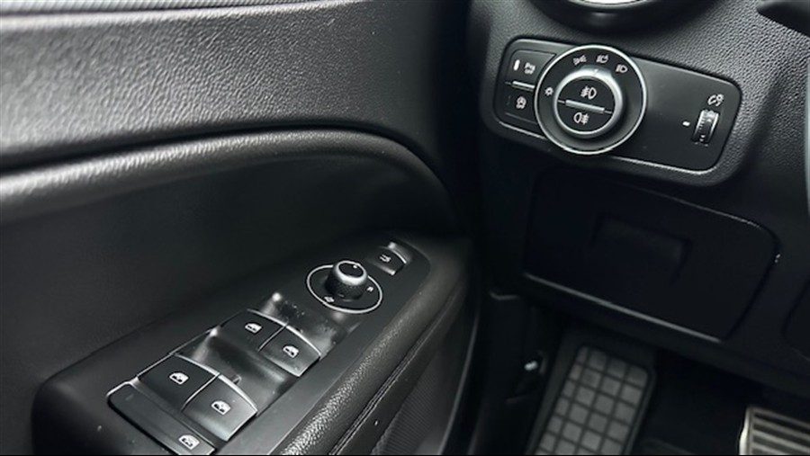 2022 Alfa Romeo Stelvio — fotografija 19