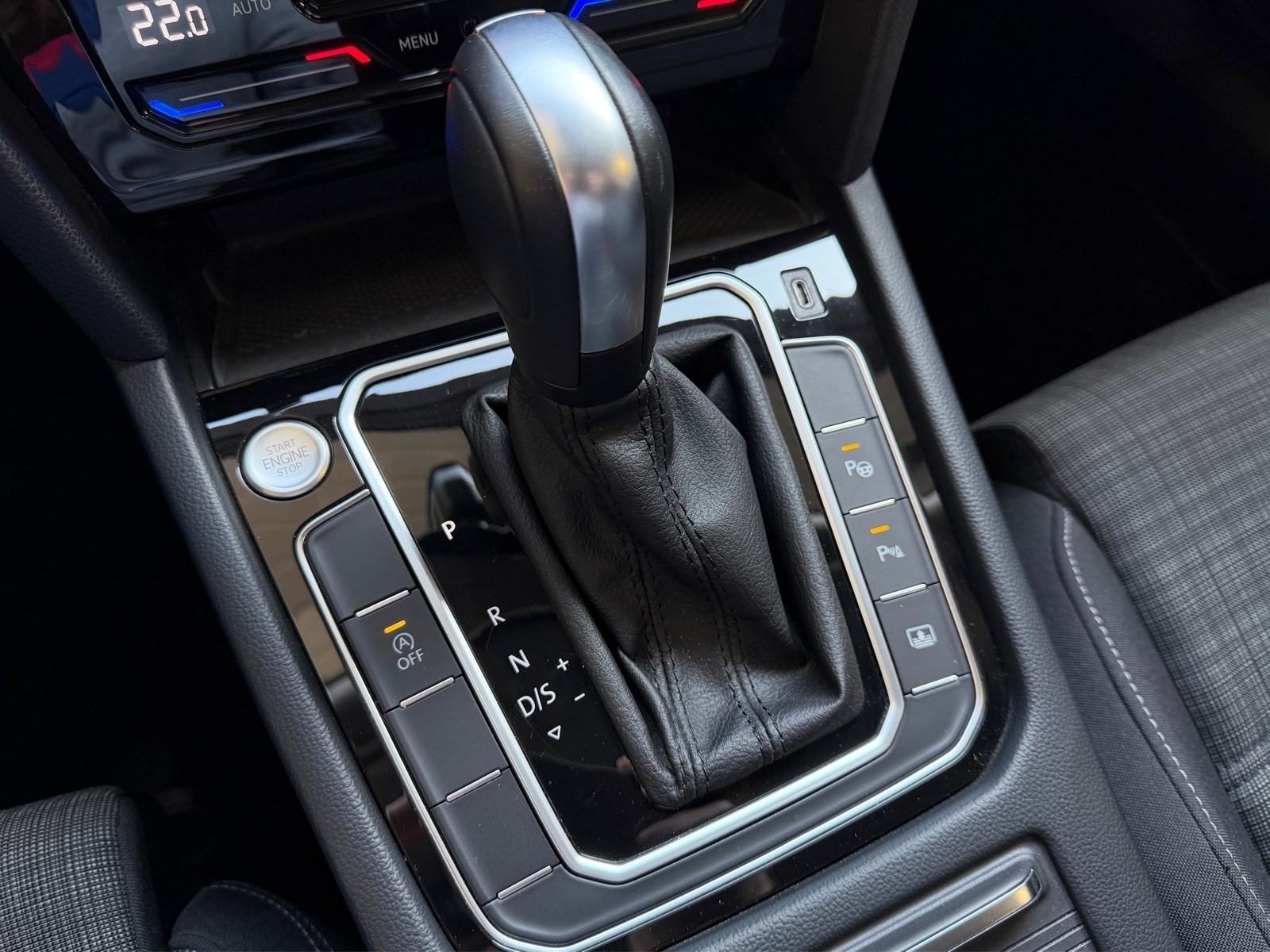 2021 Volkswagen Passat — fotografija 15