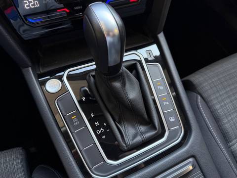 2021 Volkswagen Passat — sličica 15