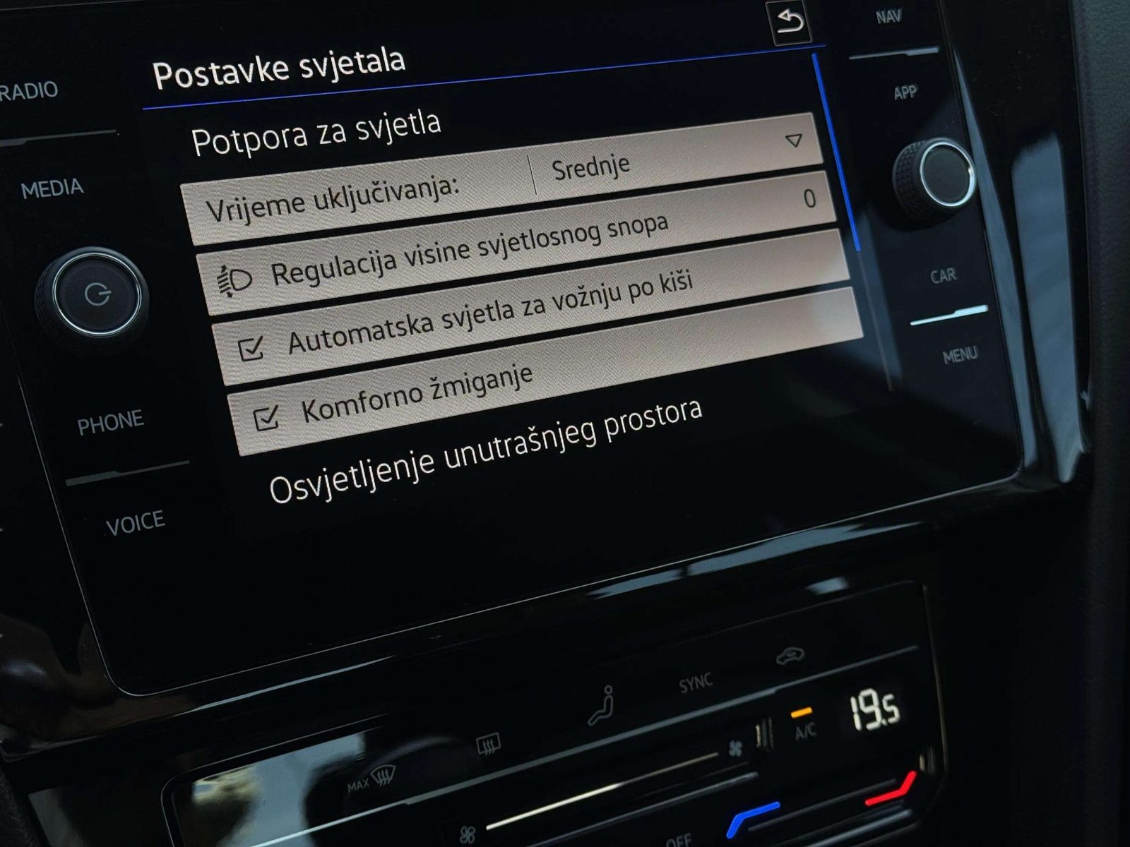 2022 Volkswagen Passat — fotografija 25