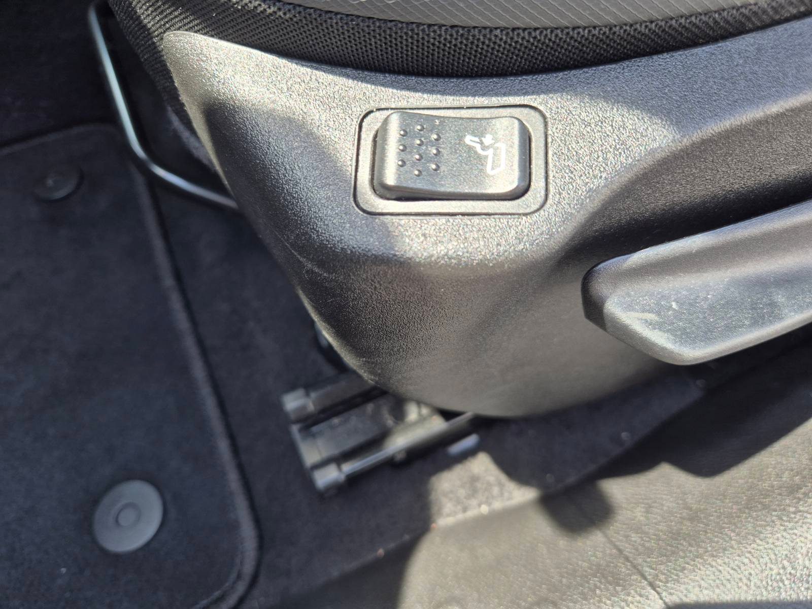 2023 Jeep Renegade — fotografija 19
