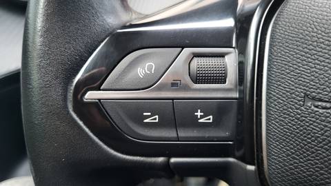 2020 Peugeot 2008 — sličica 18