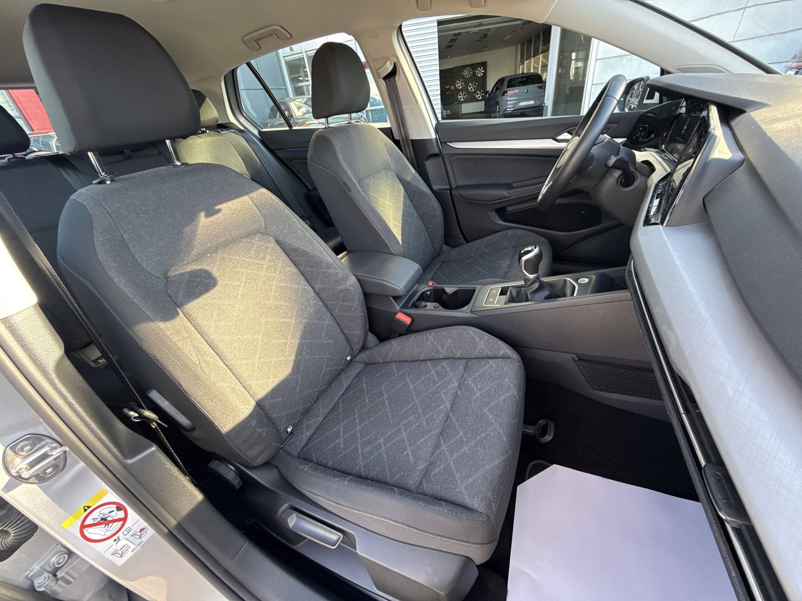 2024 Volkswagen Golf — fotografija 24