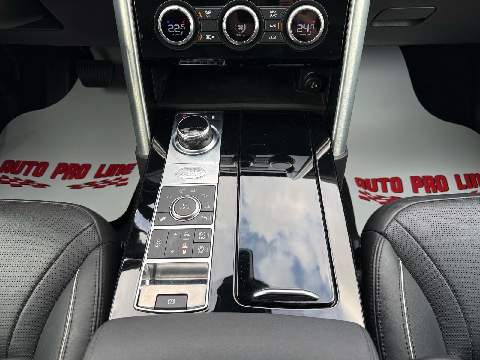2018 Land Rover Discovery — fotografija 18