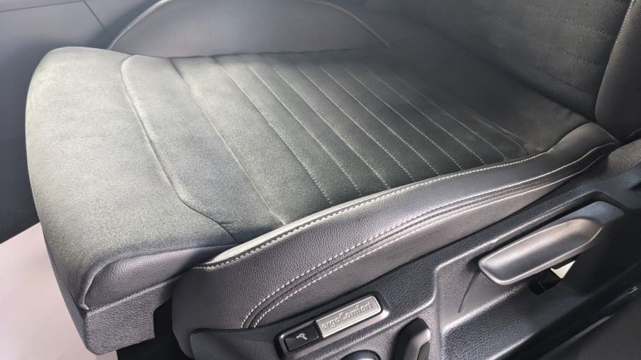 2023 Volkswagen Passat — fotografija 12