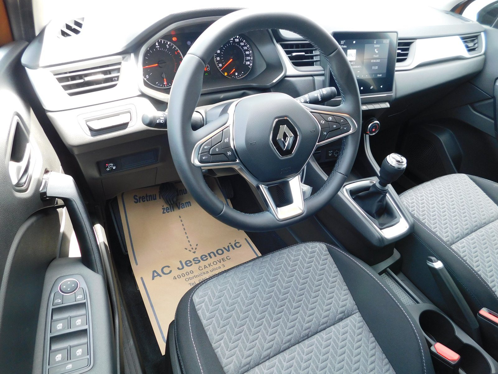 2022 Renault Captur — fotografija 9