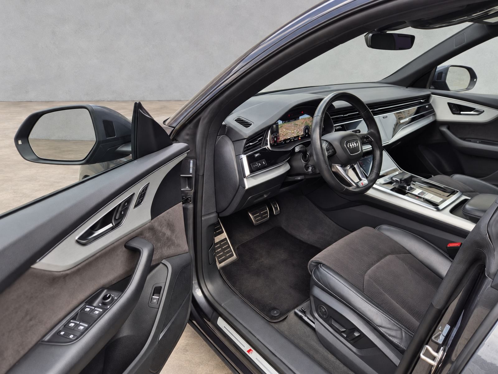 2019 Audi Q8 S line — fotografija 11