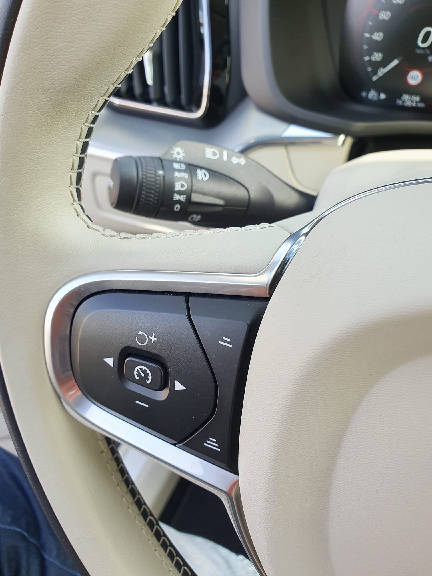 2021 Volvo XC60 — fotografija 19