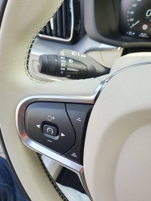 2021 Volvo XC60 — sličica 19