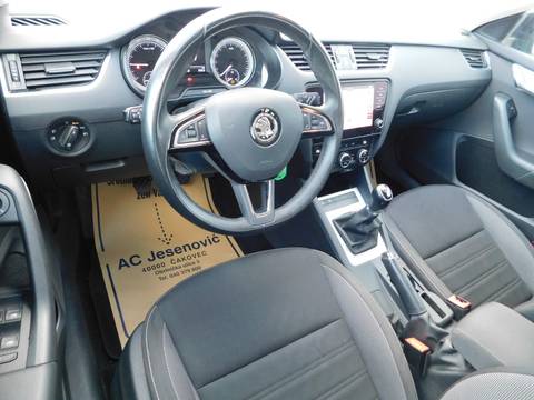 2018 Škoda Octavia Combi — sličica 8