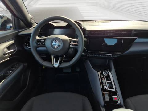 2026 Alfa Romeo Junior — sličica 10