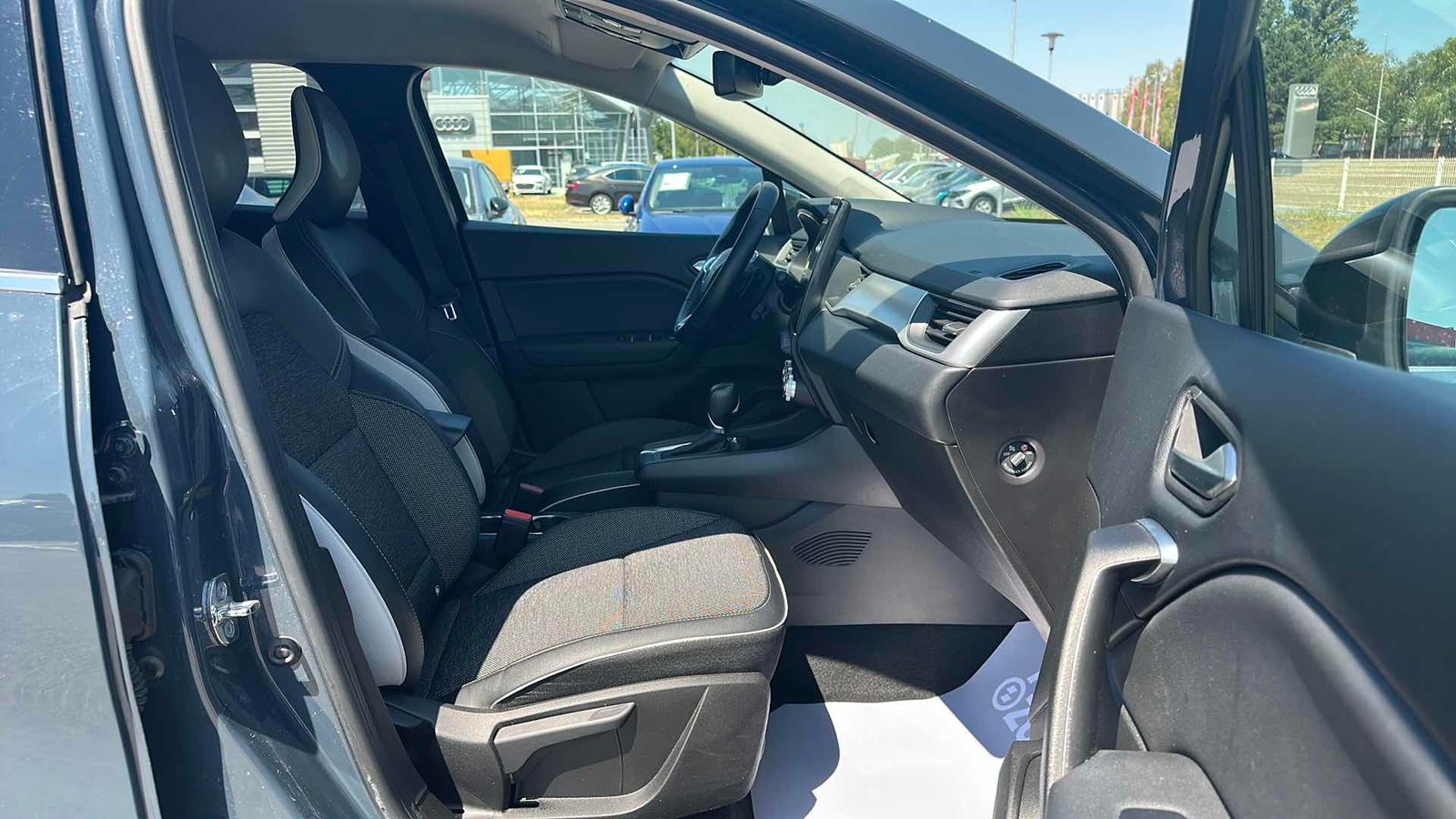 2022 Renault Captur — fotografija 9