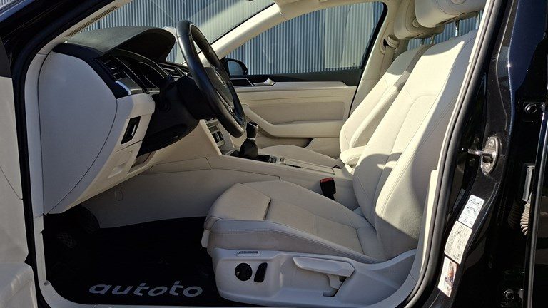 2019 Volkswagen Passat — fotografija 6