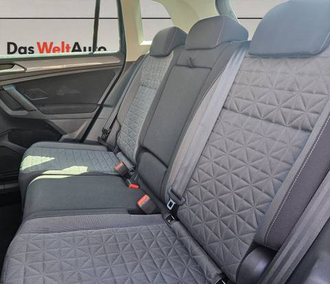 2021 Volkswagen Tiguan — sličica 11