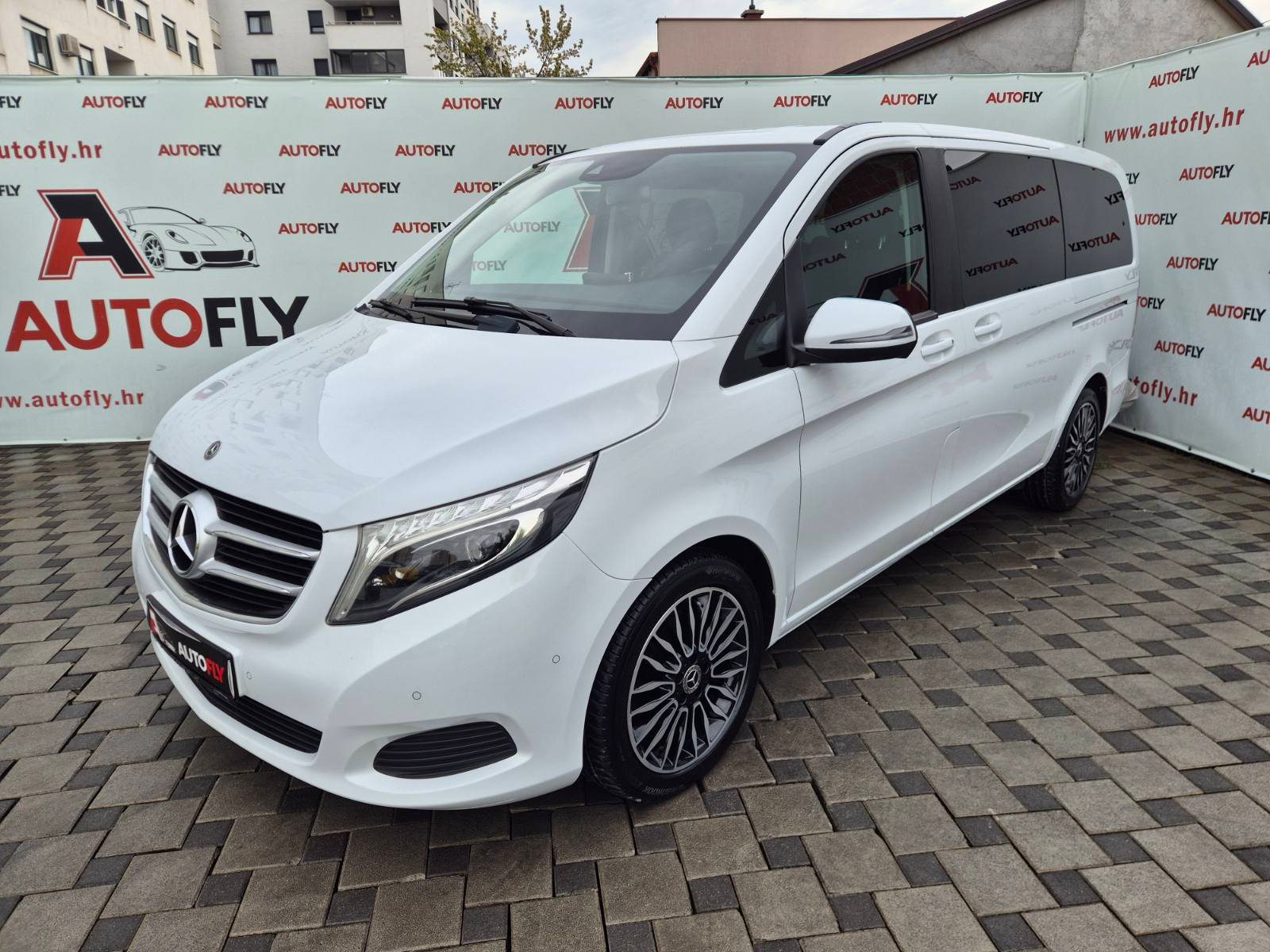 2018 Mercedes-Benz V-klasa — fotografija 9