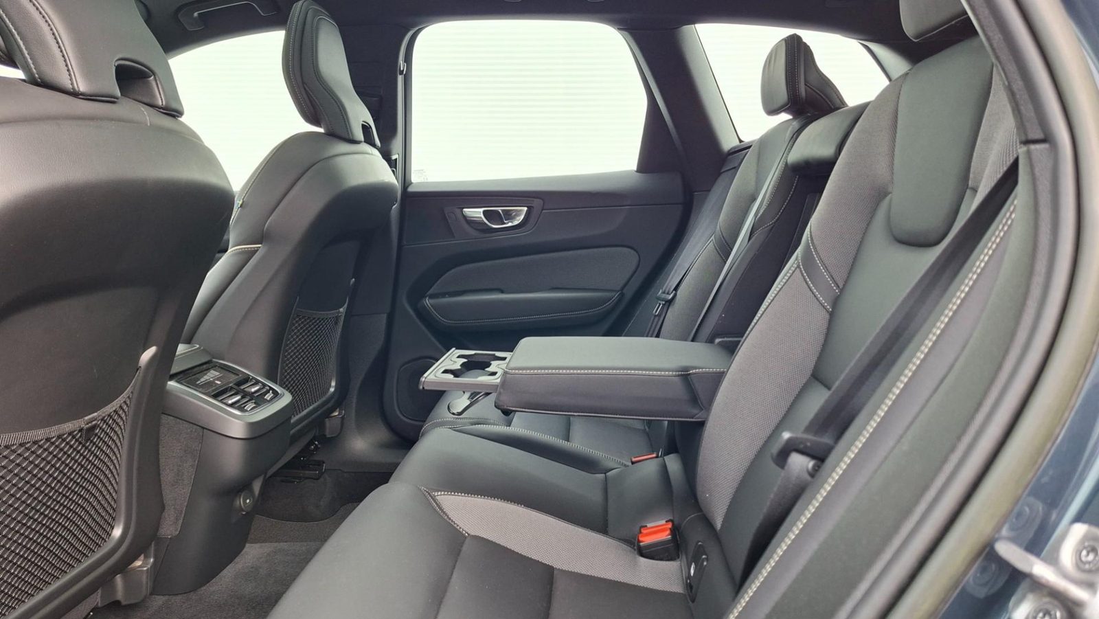 2022 Volvo XC60 — fotografija 6