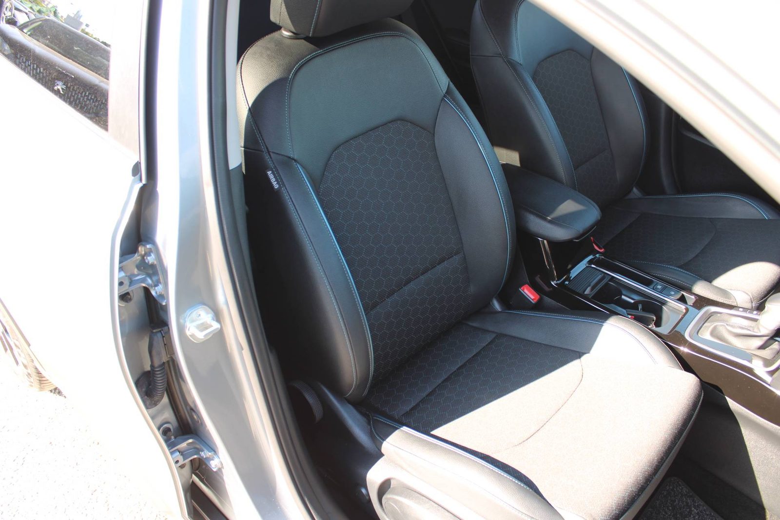 2023 Kia Xcee'd — fotografija 13