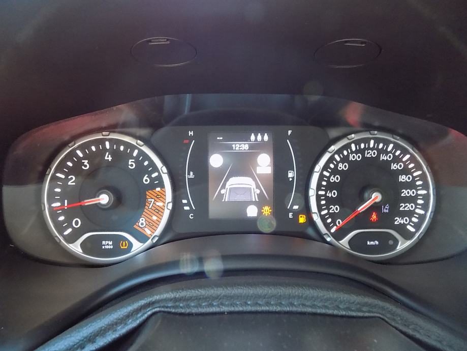 2018 Jeep Renegade — fotografija 19
