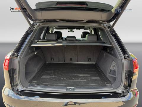 2023 Volkswagen Touareg R-Line — sličica 21