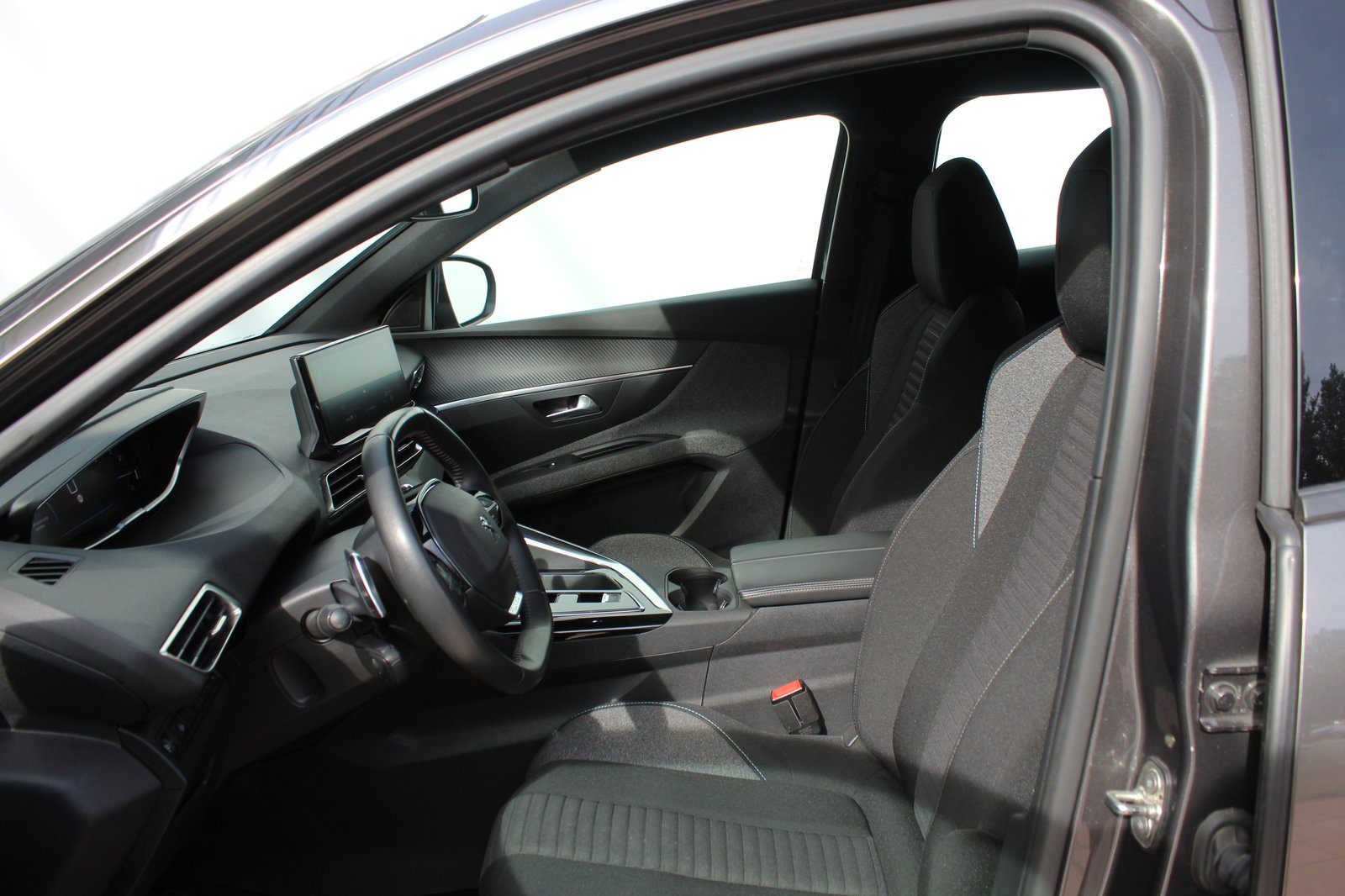 2023 Peugeot 3008 — fotografija 8