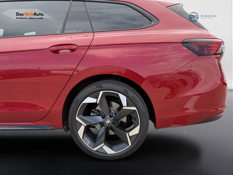 2026 Škoda Superb Combi Sportline — sličica 21