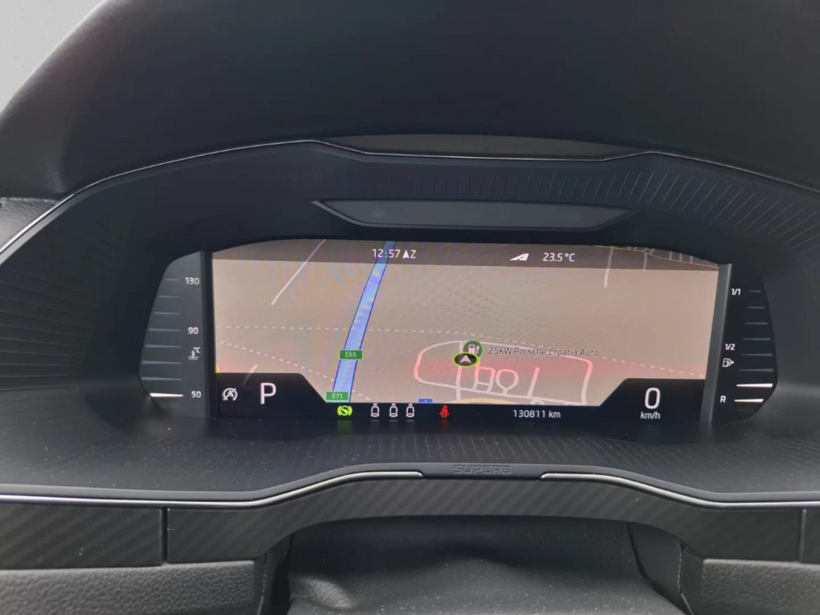 2023 Škoda Superb Sportline — fotografija 21
