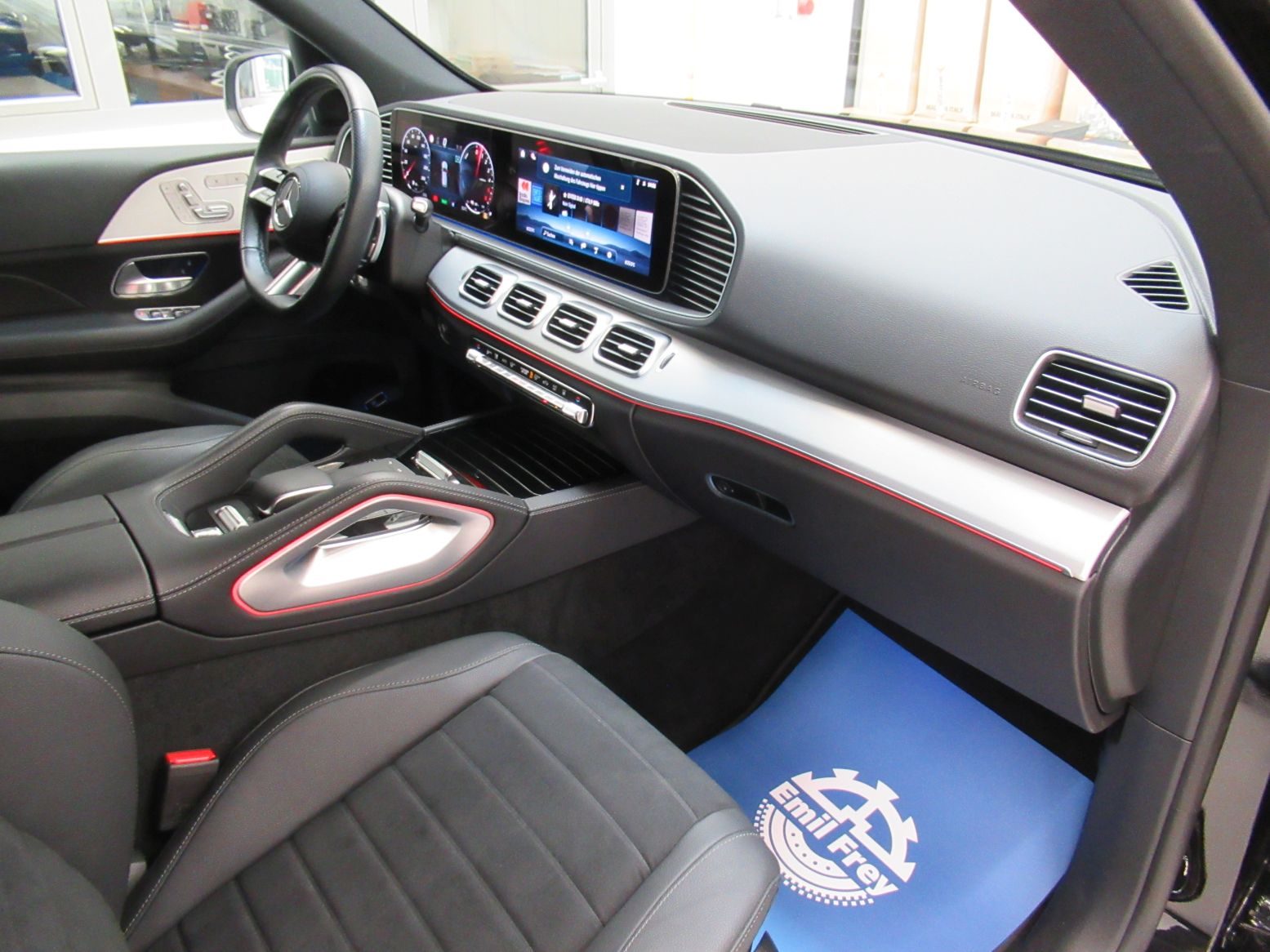 2025 Mercedes-Benz GLE — fotografija 10