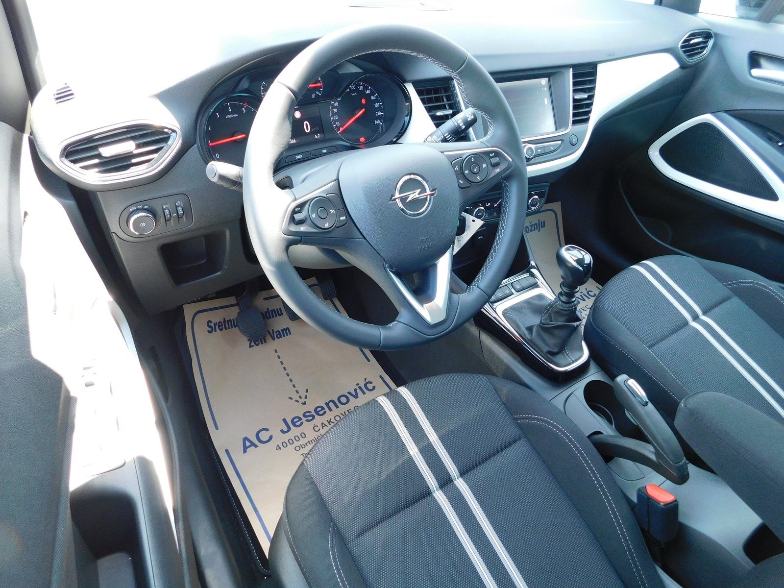 2022 Opel Crossland — fotografija 8