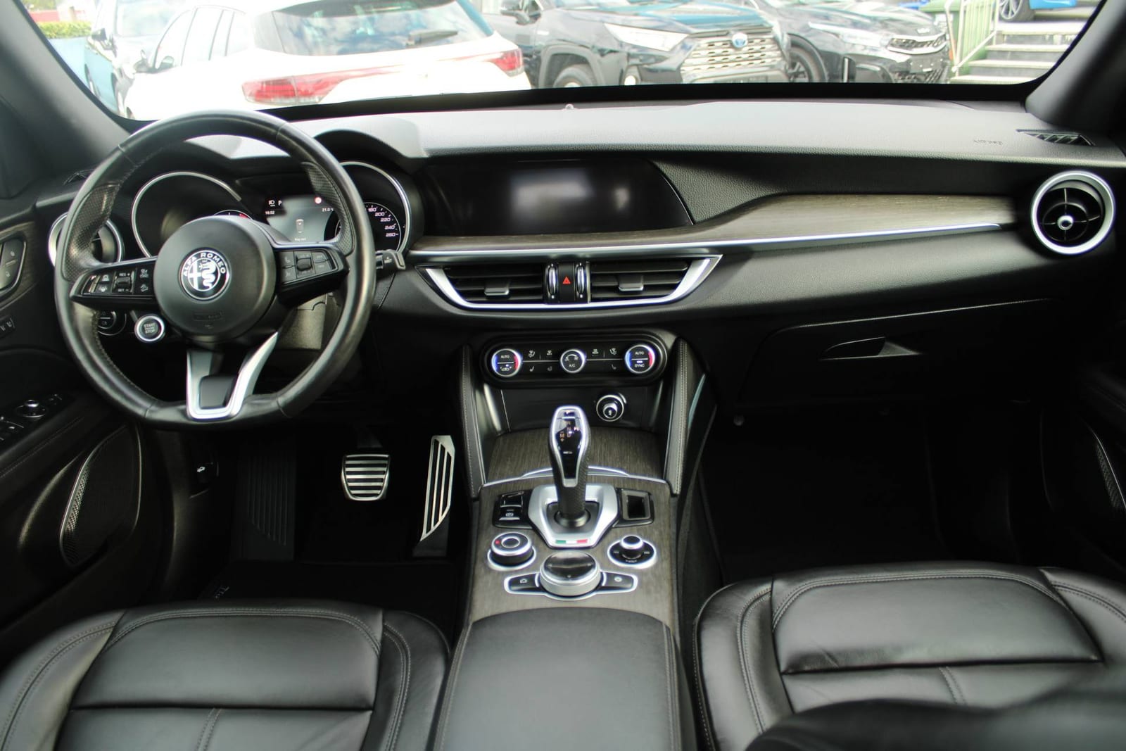 2022 Alfa Romeo Stelvio — fotografija 14