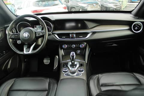 2022 Alfa Romeo Stelvio — sličica 14