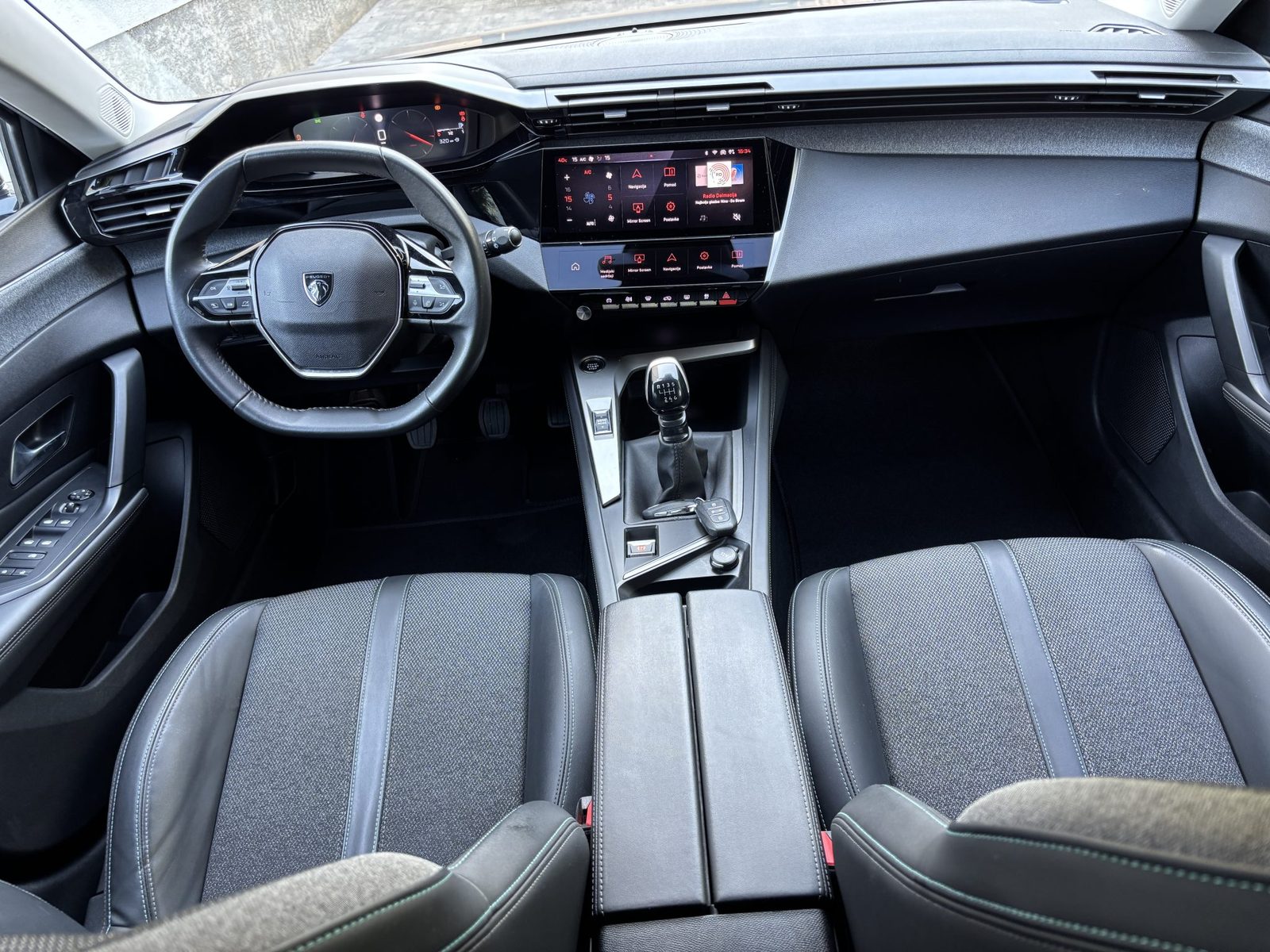 2023 Peugeot 308 — fotografija 20