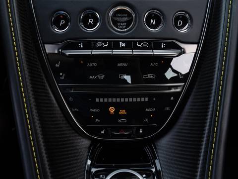 2022 Aston Martin DBS — sličica 21
