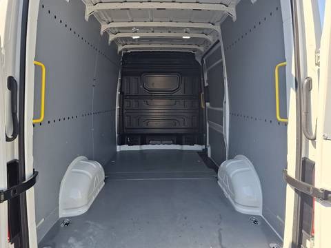2025 Volkswagen Crafter — sličica 8
