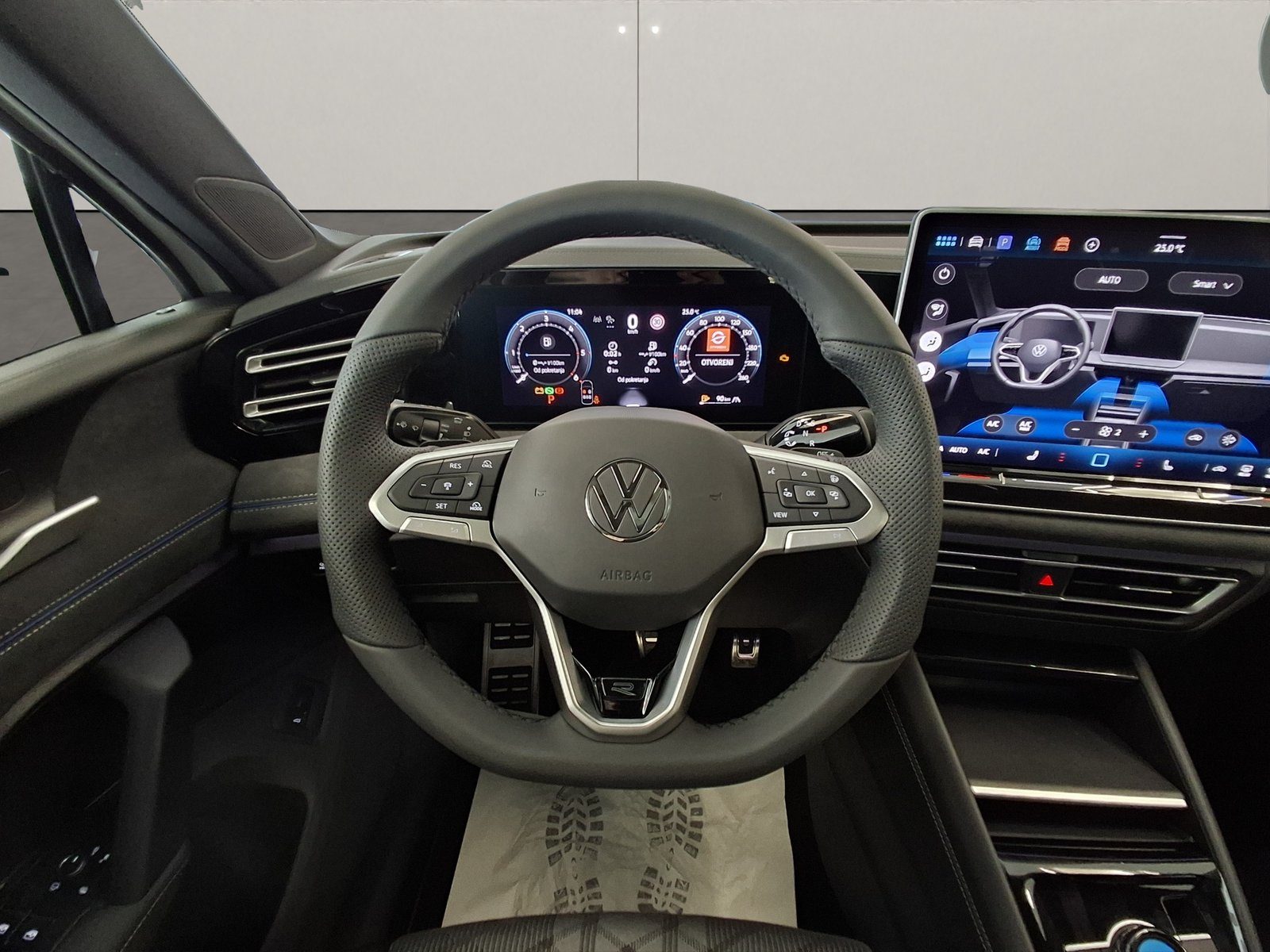 2026 Volkswagen Tiguan R-Line — fotografija 15