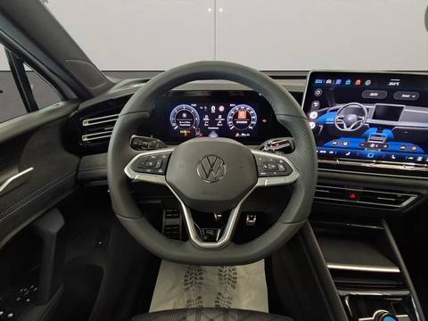 2026 Volkswagen Tiguan R-Line — sličica 15